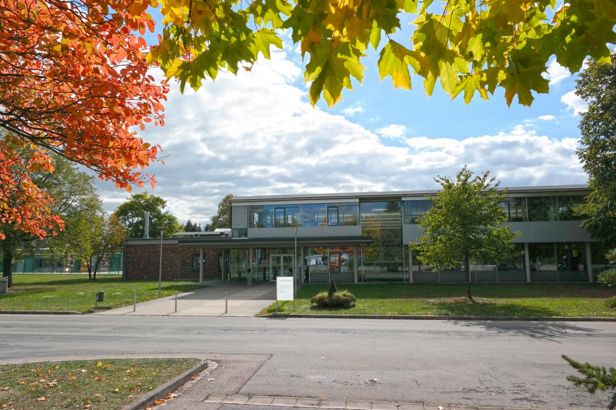 Haupteingang Bayerische BauAkademie